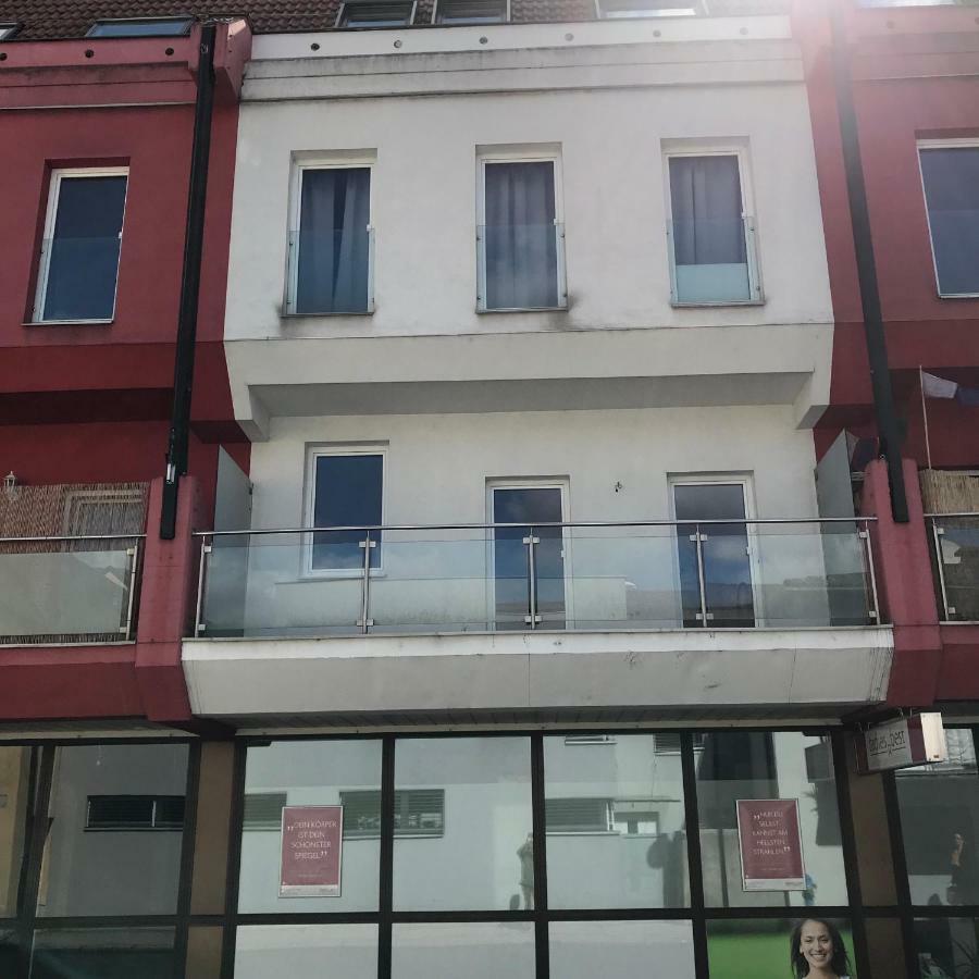 Lg Lovely Apartment Stockerau Exterior photo